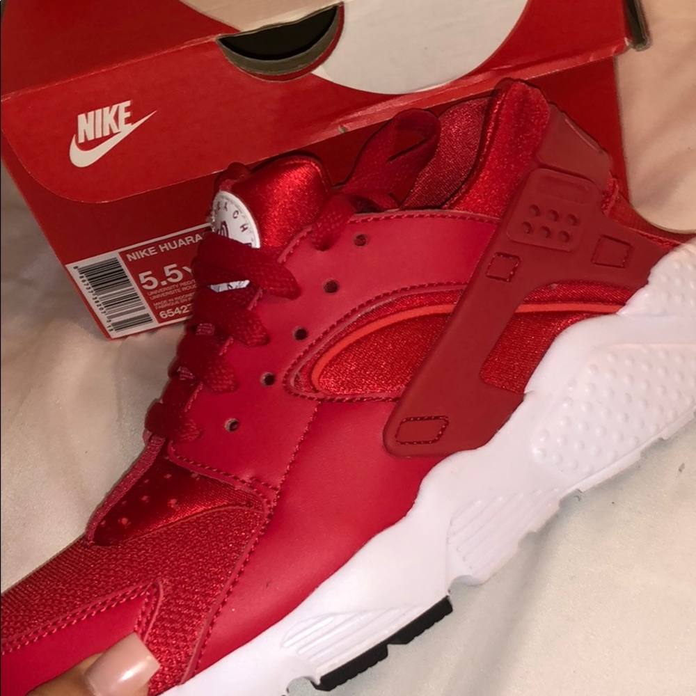 Nike Huaraches Red Like New Youth 5.5